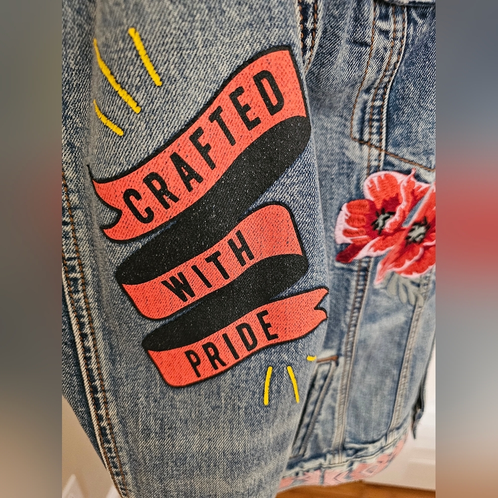TRUE RELIGION SUN & STARS EMBROIDERED DENIM TRUCKER JACKET ⭐️🌙Size Large | NWT - Picture 6 of 8